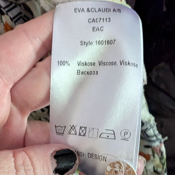 Eva & Clair Floral Button Down Dress - Picture 3 of 5